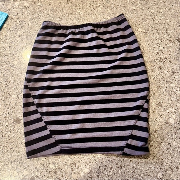 Forever 21 Striped Mini Skirt Set of 2 - Size S - Picture 5 of 8